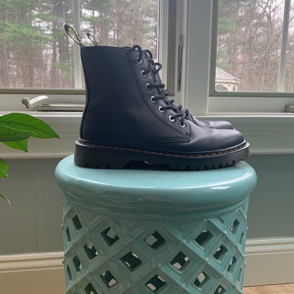 Dr. Martens Shoes - Barely-worn Unisex Doc Martens